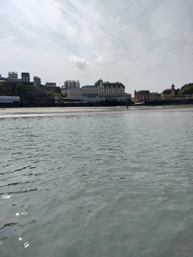 Entre Mer Et Montagne Granville Exterior photo